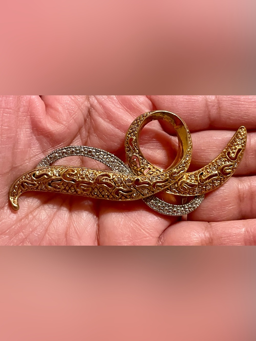 Avon Gold and Silver Tone Filigree Ribbon Brooch